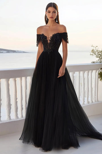 Robe de mariée en tulle noir à épaules dénudées en dentelle